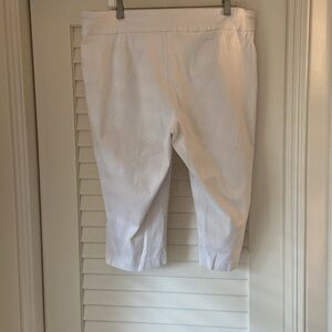 White capris 1x c